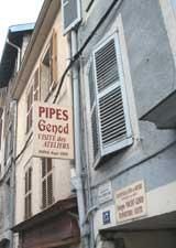 genod - Istoria pipelor Genod incepe in 1923 cand George - Producatori de pipe (pipieri)