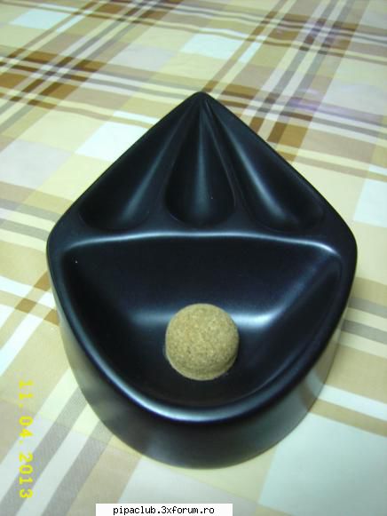 scrumiera - Vand scrumiera din portelan pentru pipa, pe langa - Vanzari pipe si accesorii